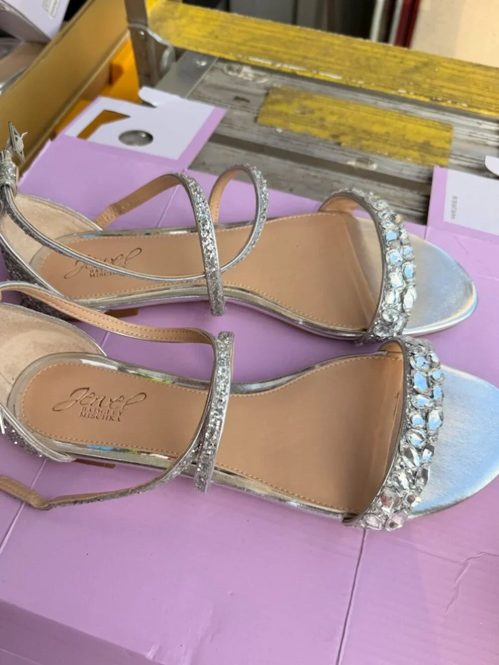 Jewel Badgley Mischka Silver Rhinestone Crystal Flat Sandals Size 9.5